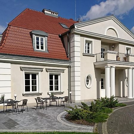 ホテル Eco Nieborów エクステリア 写真