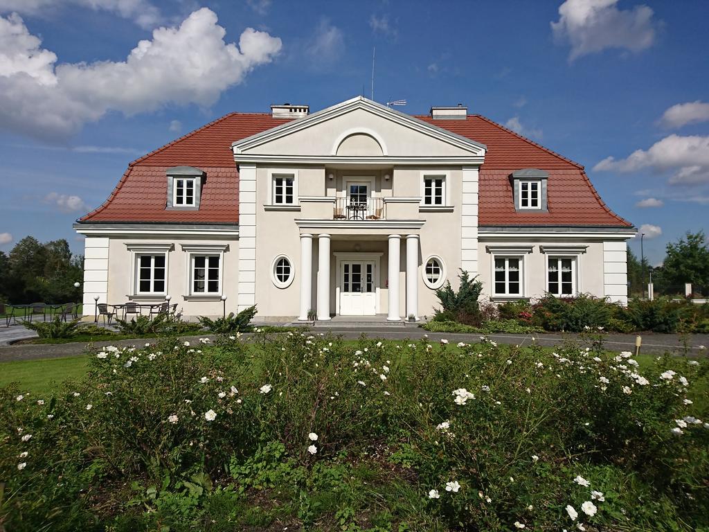 ホテル Eco Nieborów エクステリア 写真
