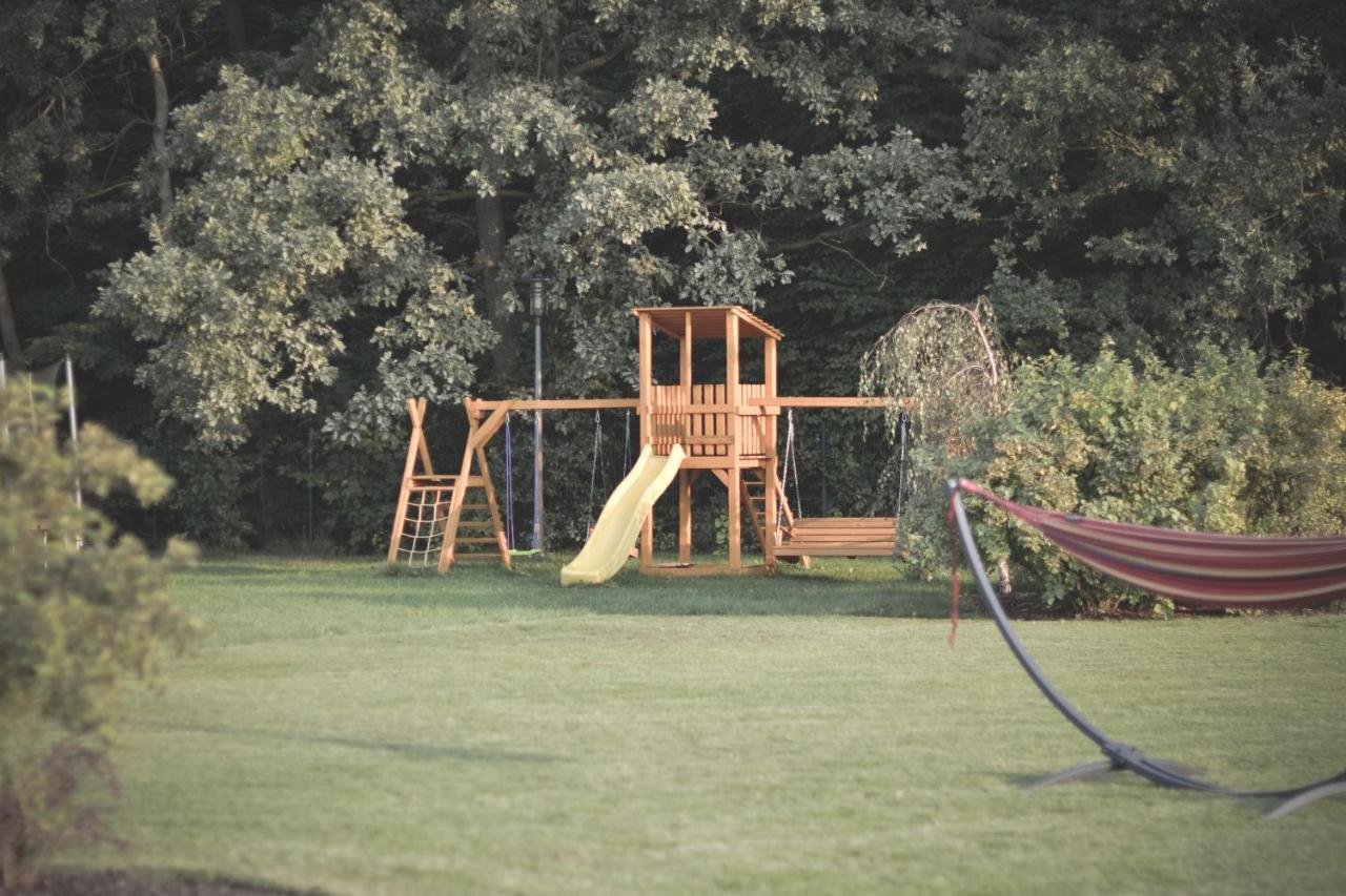 ホテル Eco Nieborów エクステリア 写真