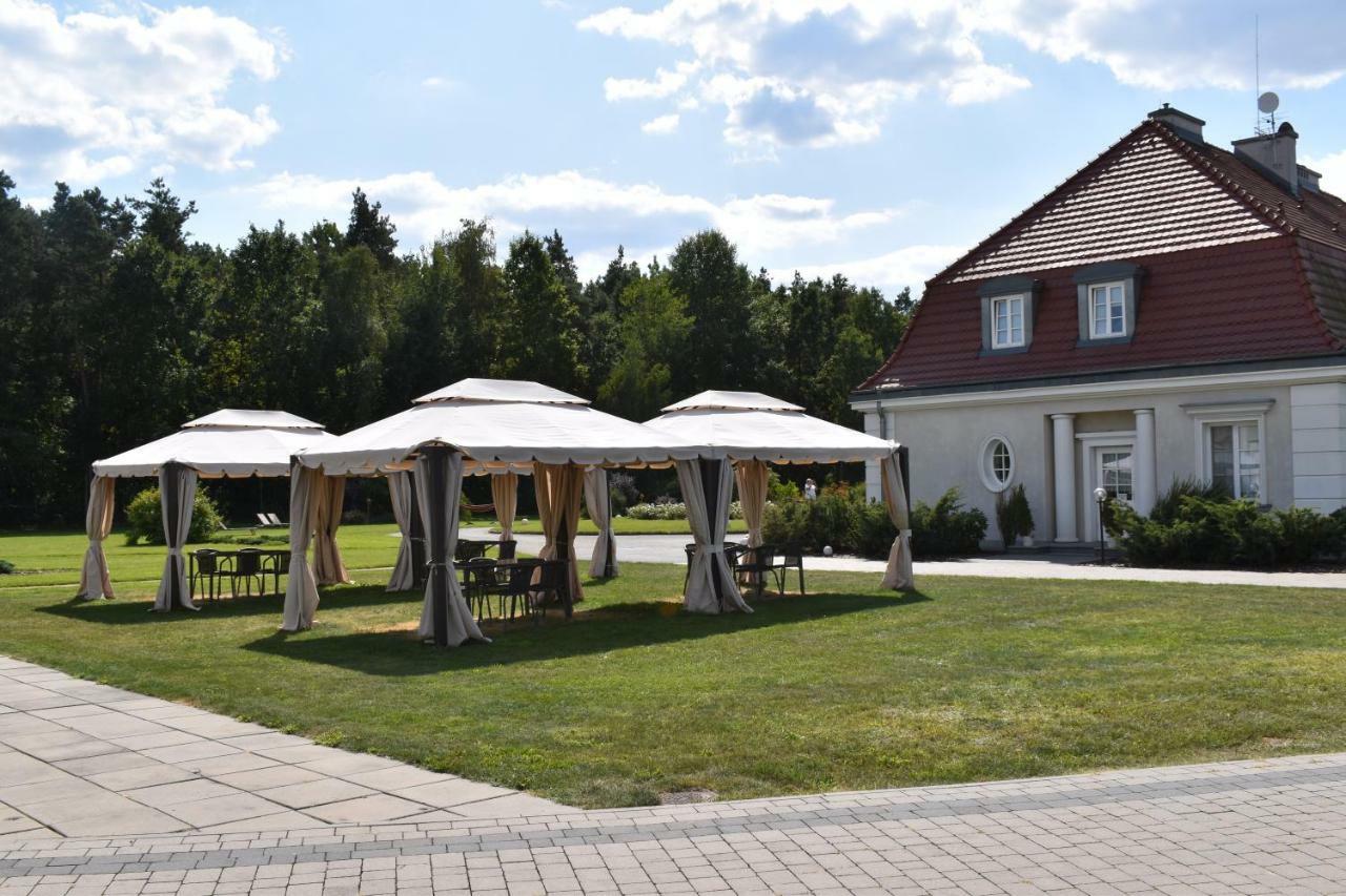 ホテル Eco Nieborów エクステリア 写真